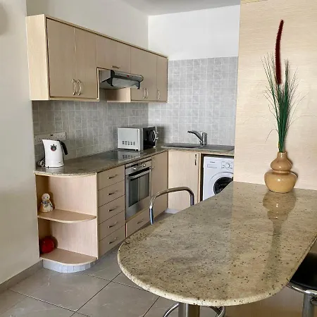 Luxury Apartment, Close To The Sea 아파트 *